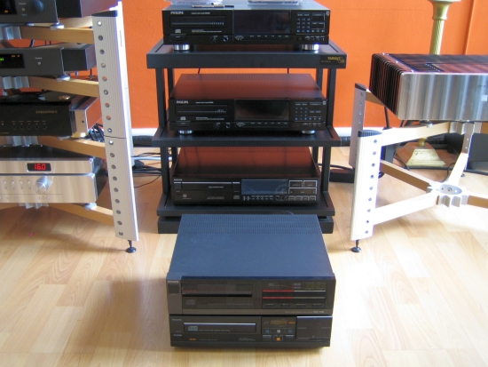 philips rack met cd104 en cd150 IMG_5200_550pix