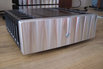 Jeff Rowland 725 mono power amplifiers