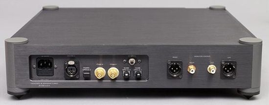 wadia-27-rear_550pix