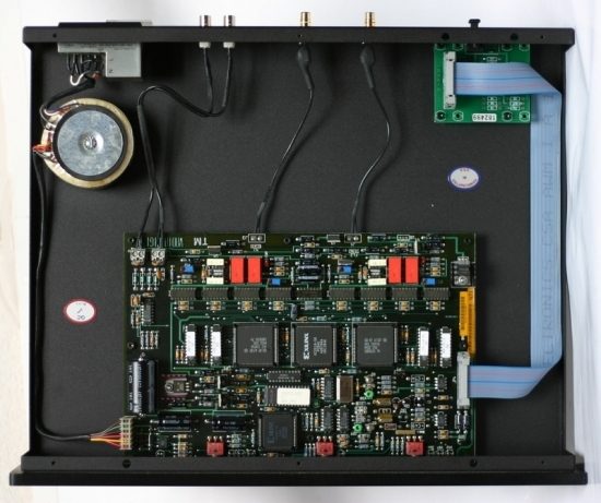 wadia-wt3200-en-x32-4-w32-inside-2_550pix