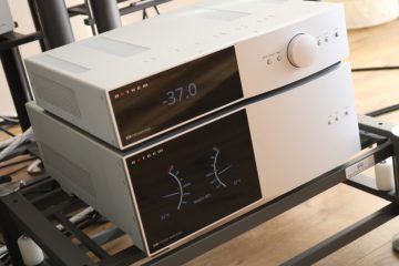 Anthem STR preamplifier and power amplifier