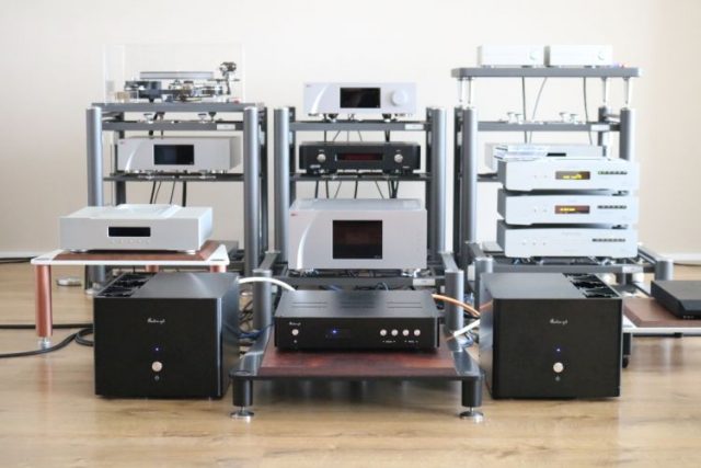 Audio GD Master 2H Mono Power Amplifiers | HFA - The Independent Source ...