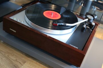 Thorens TD1600 Turntable with TP 160 Tonearm